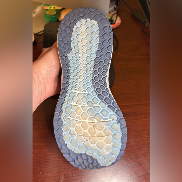 New Balance Women's Fresh Foam 1080 - Light Blue and White - Picture 8 of 9